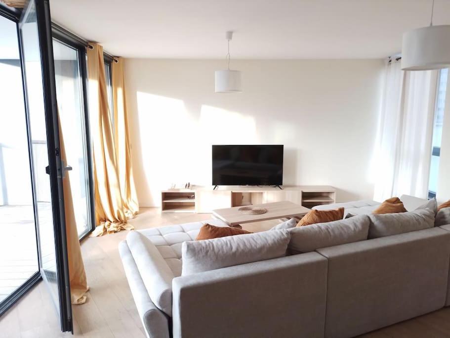 Beautiful 2br/2bar Apartement In European District Bruxelles
